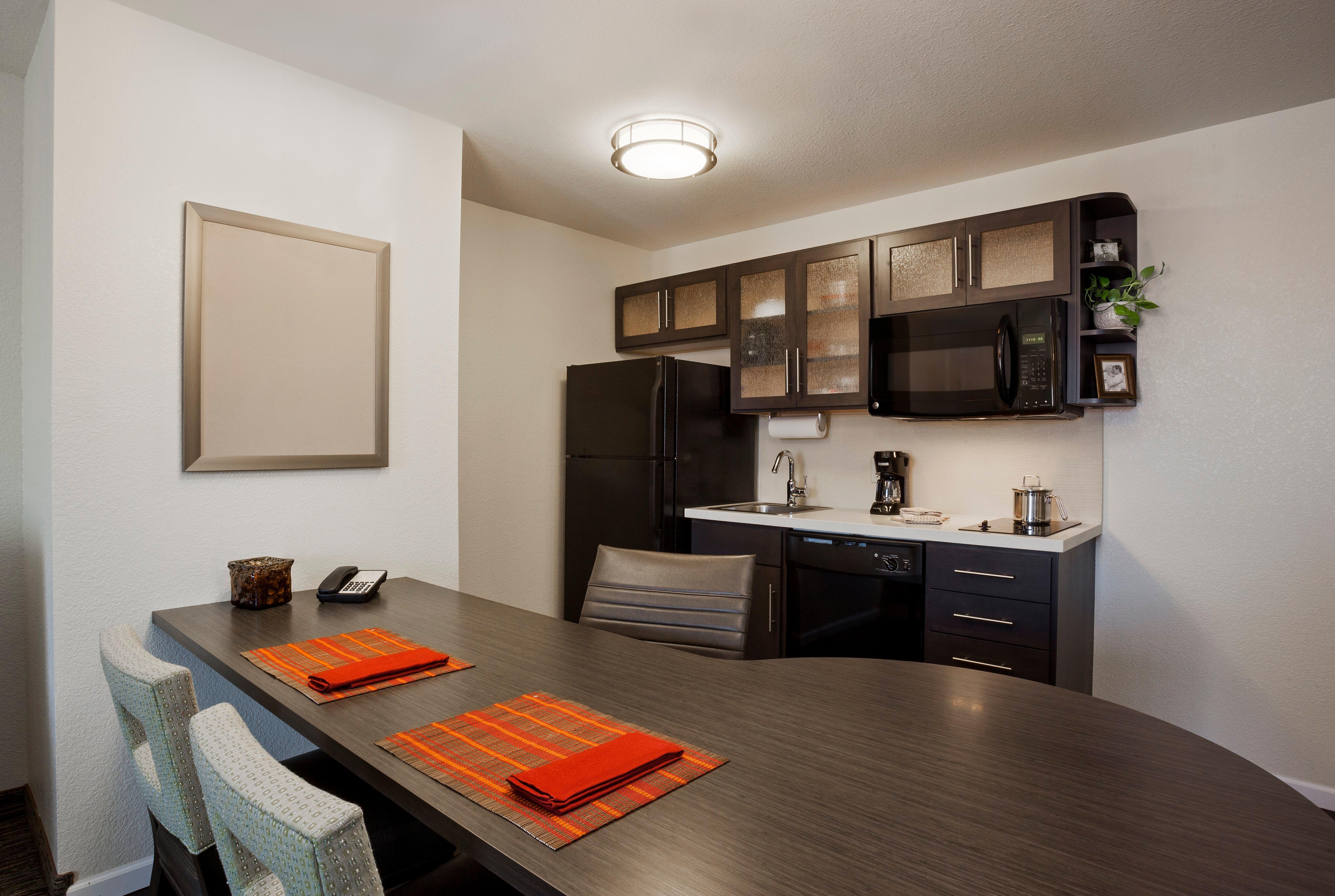 Candlewood Austin-round Rock By Ihg 2*