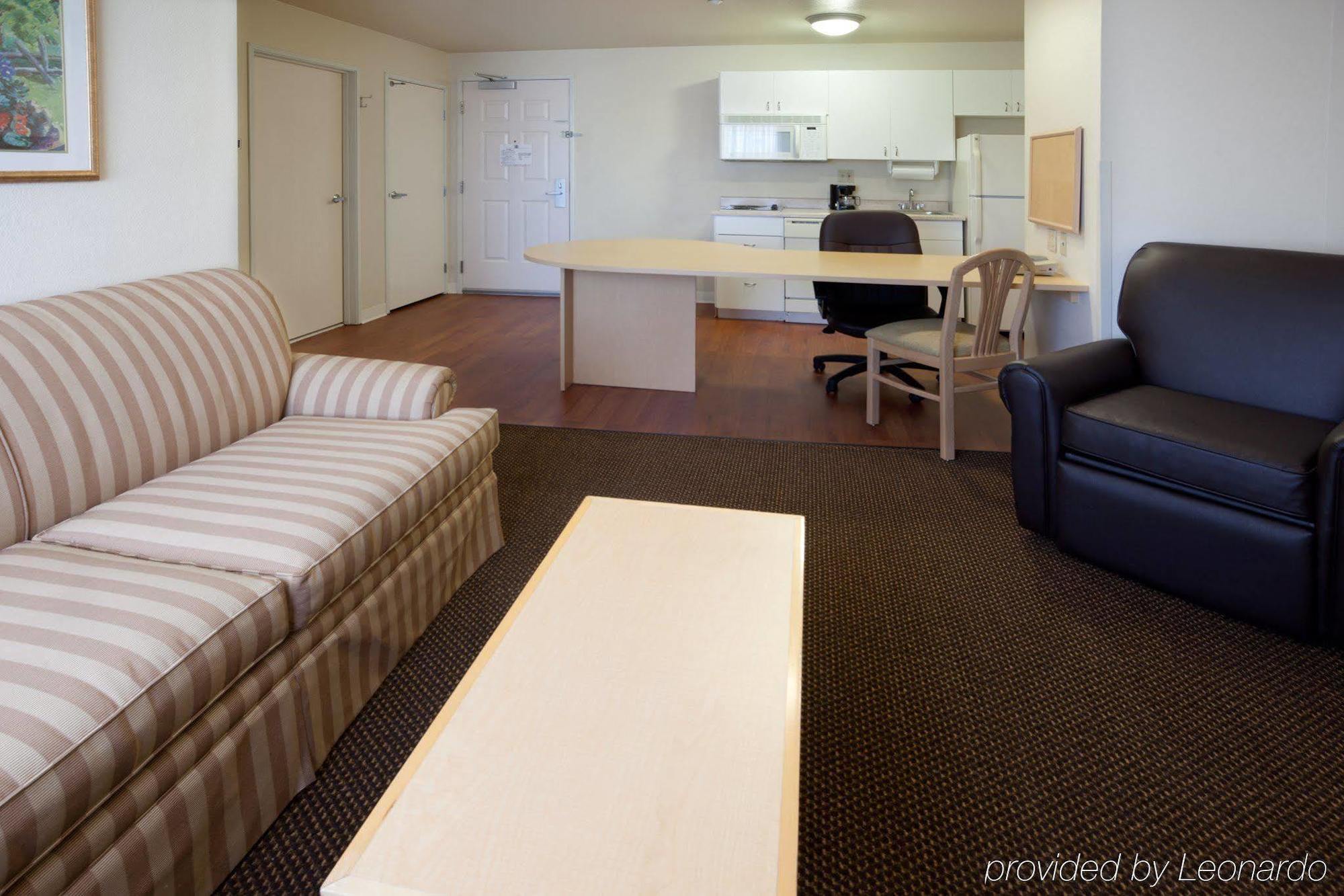 Candlewood Austin-round Rock By Ihg Hotel 2*